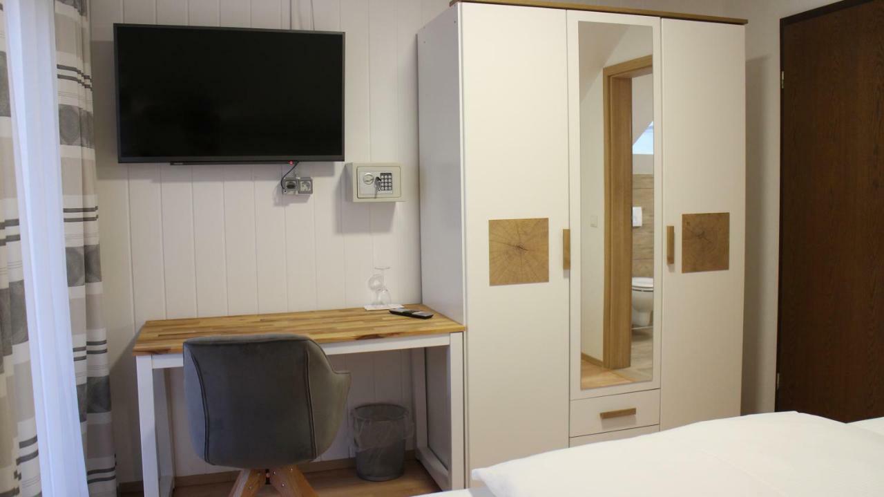 Hotel Glas Schwarzwald Fluorn-Winzeln Luaran gambar